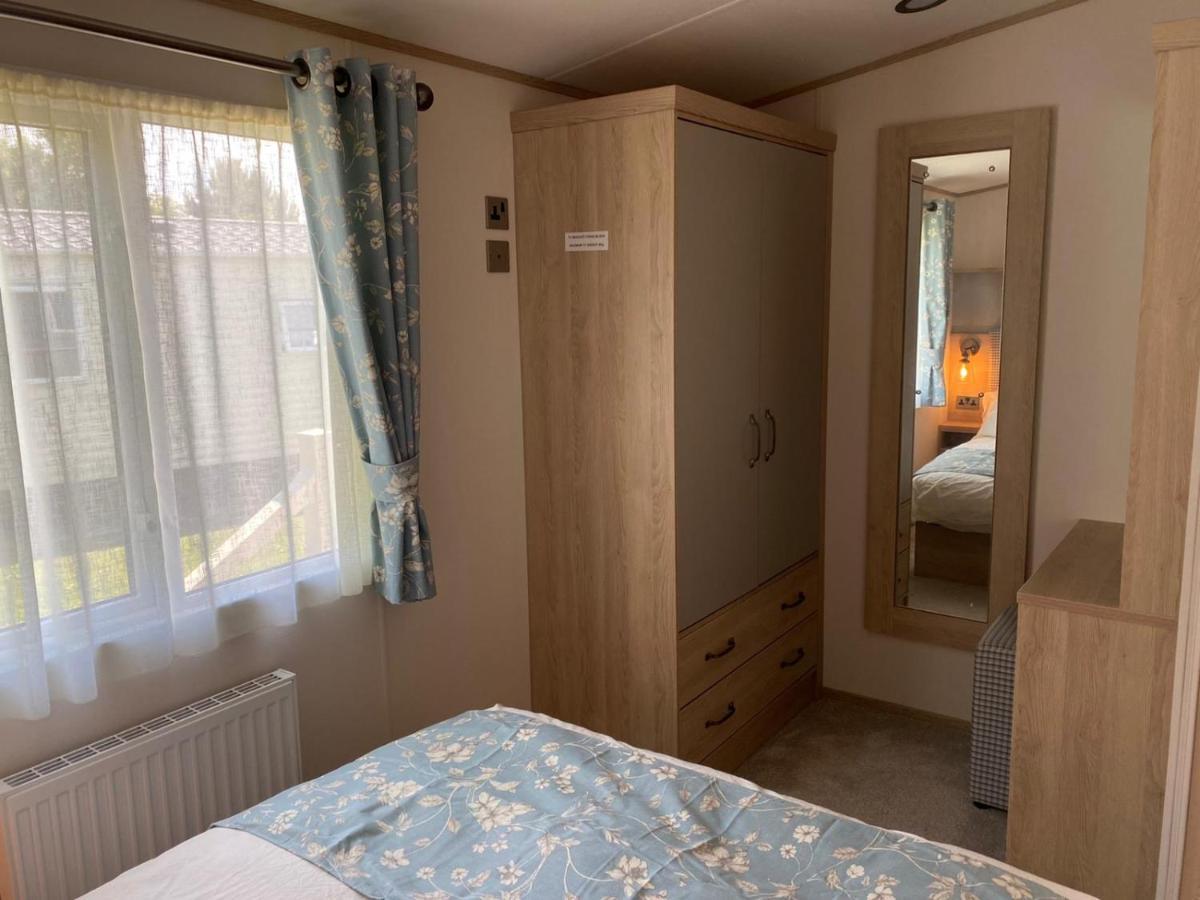 Lake District Prestige Caravan, 3 Bedrooms, Sleeps 8 On Haven Holiday Park Flookburgh Exterior photo